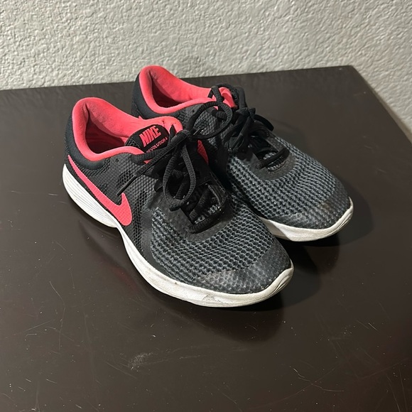 Nike Other - Girls Nike sneakers